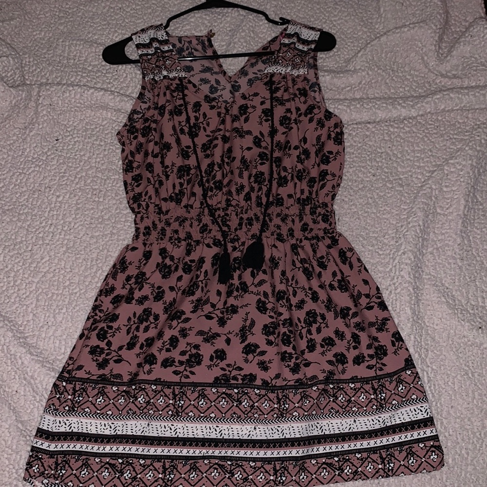 a cute casual girl dress , size medium